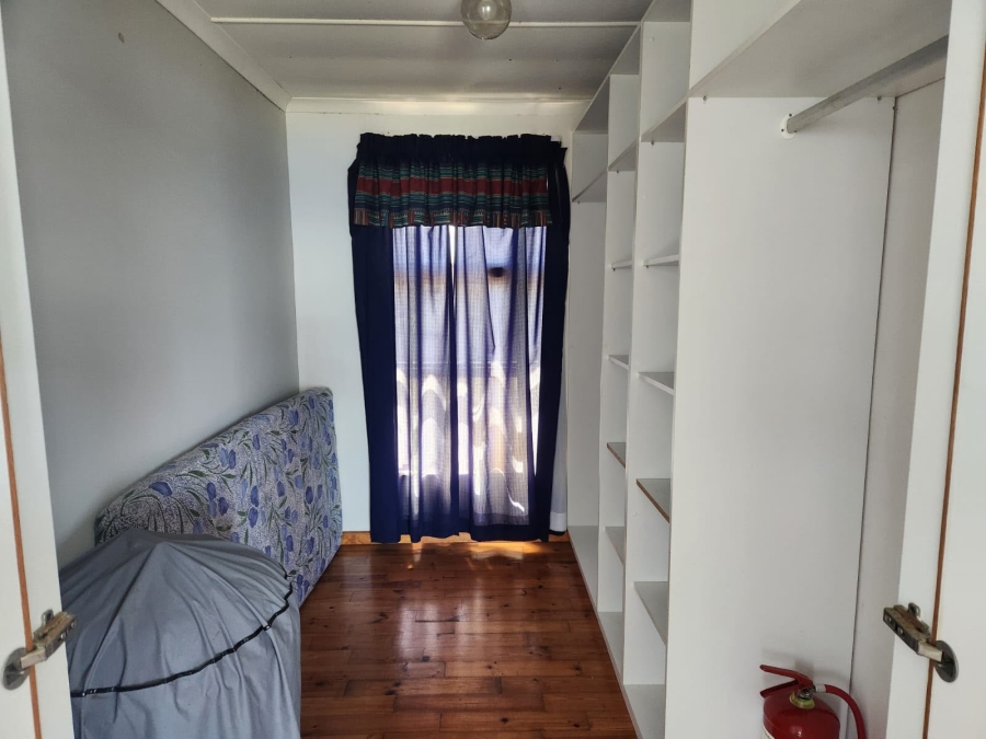 6 Bedroom Property for Sale in Reebok Western Cape